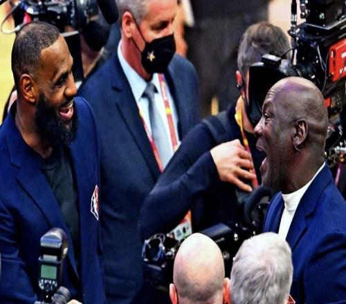 詹姆斯：我与乔丹球风不同，我总想着传球，他是真的想投篮