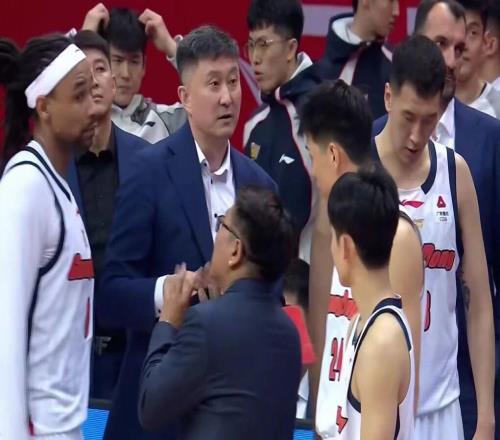 广东男篮背水一战！杜锋阵容调整，两员大将被重用，不能输只能赢