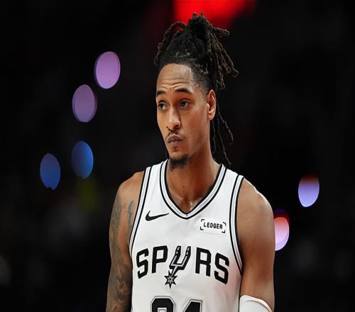 防守贡献度相当惊人，但马刺强力投手的手感依然很不理想