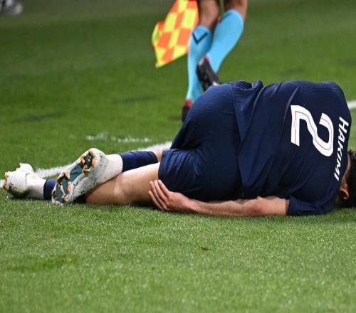 记者：阿什拉夫腿筋受伤将缺席欧冠半决赛次回合