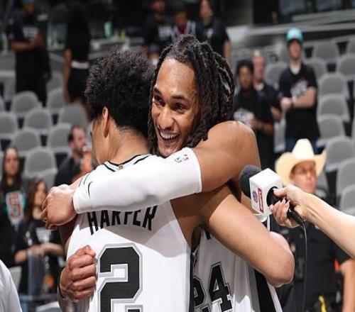 季后赛的表现比常规赛还好马刺榜眼郎的未来发展前景一片大好