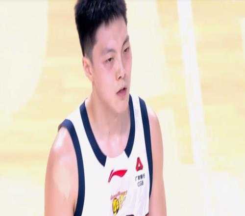 杜锋变阵双大外！胡明轩杀红眼造21分大胜！广东一夜蜕变11广州