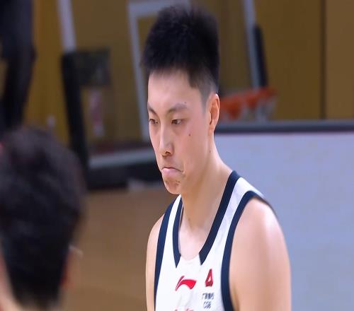 破案了！没打封闭，胡明轩G2大爆发的原因找到，和场外4人有关
