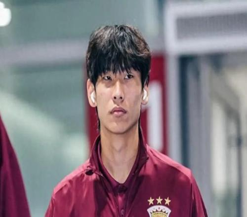 堕落！中国男足21岁天才表现失常，关键期难堪重用，邵佳一失望了