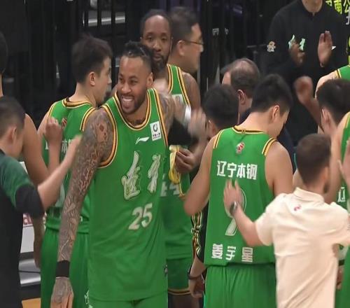 辽宁男篮完胜新疆，鄢手骐16分莫兰德17+12，阿不都沙拉木13分