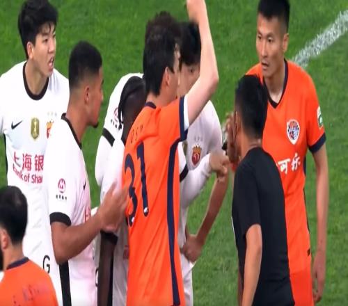 海港13大冷！吾米提江吃红牌原因曝光媒体：主裁不适合执法中超