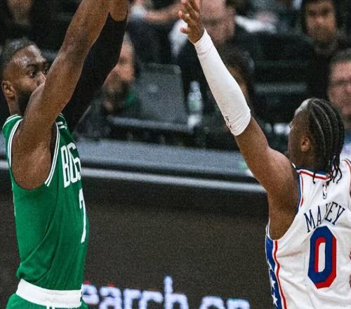 随着76人9分险胜，NBA季后赛最新排名出炉！绿军31到34被淘汰