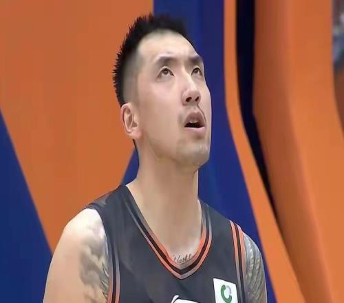 16分大胜！山东男篮9882辽宁，21晋级，五人上双+第三节仅丢6分