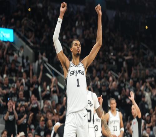 NBA东西部4强产生！半决赛晋级概率如下：雷霆85%骑士55%马刺70%
