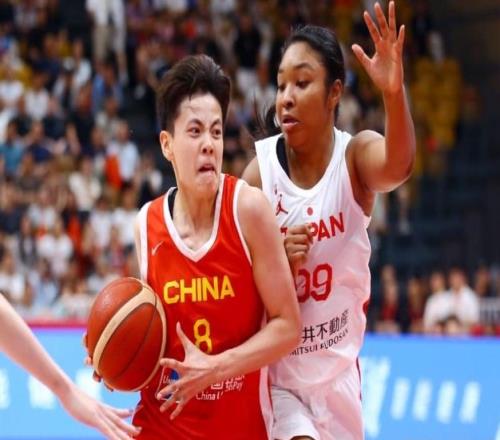 38投23中狂轰64分！女篮新一姐两战杀红眼：宫鲁鸣该重用她了