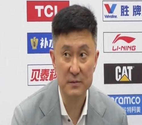 广东晋级八强发布会！杜锋大谈本赛季艰难，徐杰强调翻盘鼓舞自信