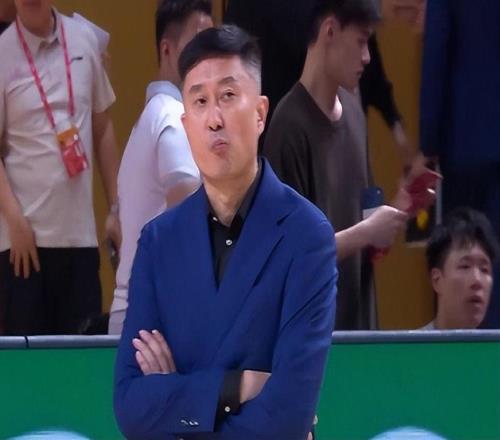 广东拒爆冷连赢两场晋级！胡明轩下半场13+3成奇兵京粤大战来了