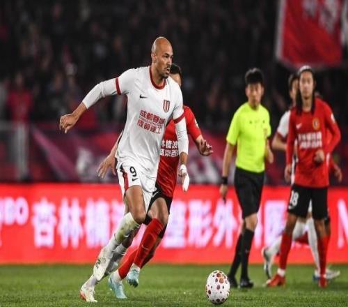 【中超】费利佩倒钩破门蓉城1比0绝杀辽宁获7连胜