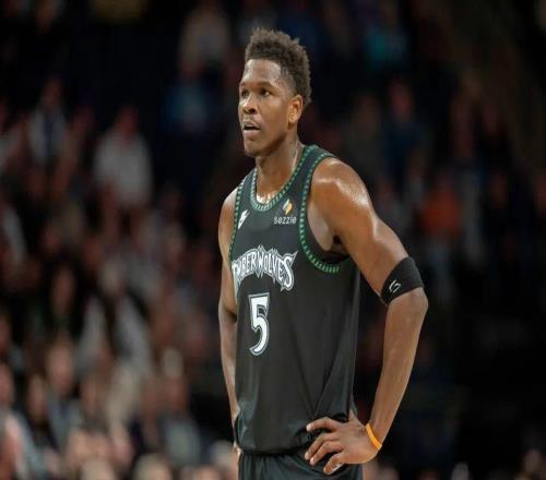 战犯！5000万顶薪三节仅2分，他是NBA版胡明轩