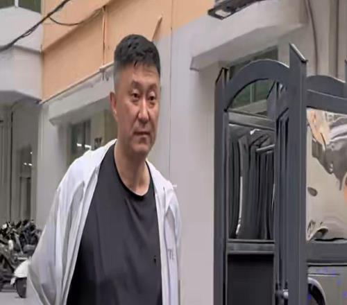 广东队前往北京！杜锋带上两个奇兵，走路带风