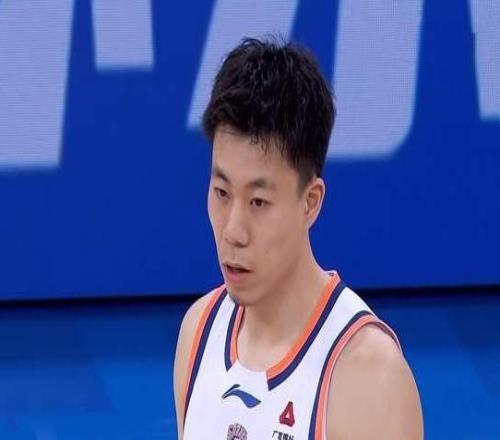 山东男篮卸下包袱，高诗岩+克里斯定上限上海以逸待劳轮番消耗