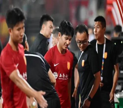 从01到11！黑马继续狂飙：10战仅1败+防守独一档，稳居中超第二
