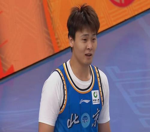终于来了！广东最大对手强势到位，杜锋将被20横扫出局