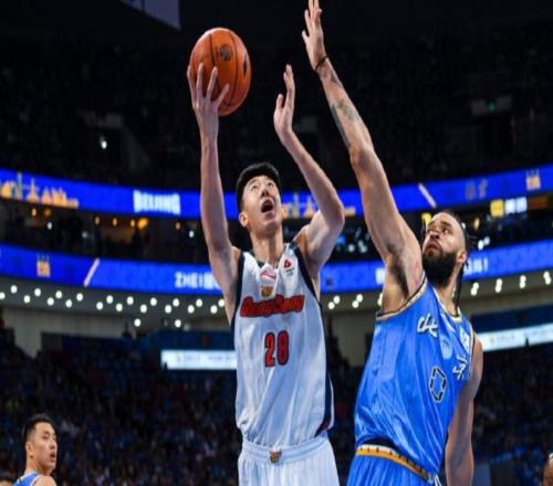 狂轰23分！北京前锋迎来爆发，轻松打穿广东防线