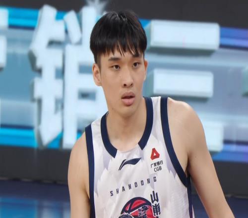 山东男篮憾负上海点评：三员悍将无可挑剔，后场两人成最大短板