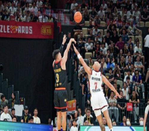 贺希宁：没有团队帮助我拿不到MVP，感谢今晚所有人复出的努力