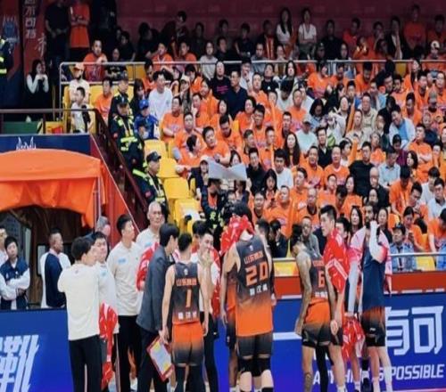 媒体人：山东队外援的发挥就是想放假了，难怪邱彪指导发脾气