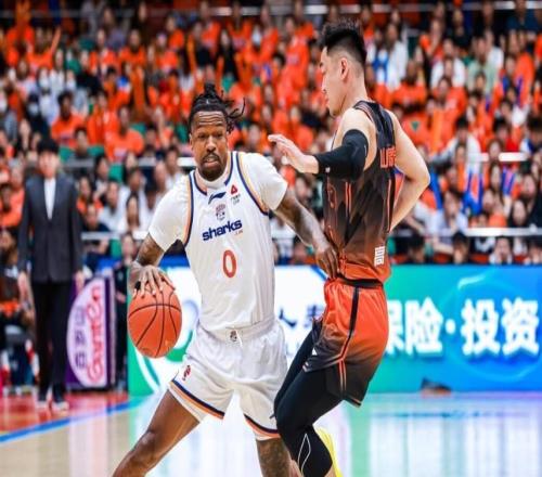 CBA第一支晋级四强球队！上海狂胜山东晋级：辽篮该庆幸没进8强
