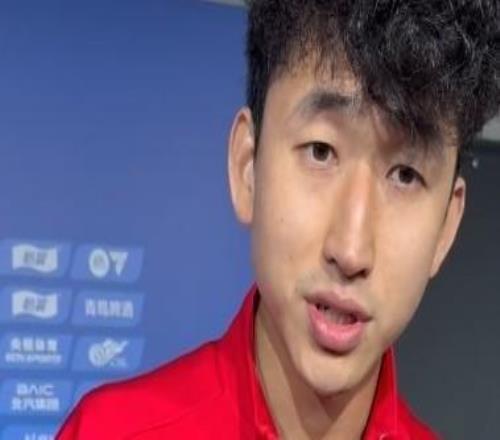 张源：下半场教练的调整帮助很大，我们一下子感觉踢得更舒服