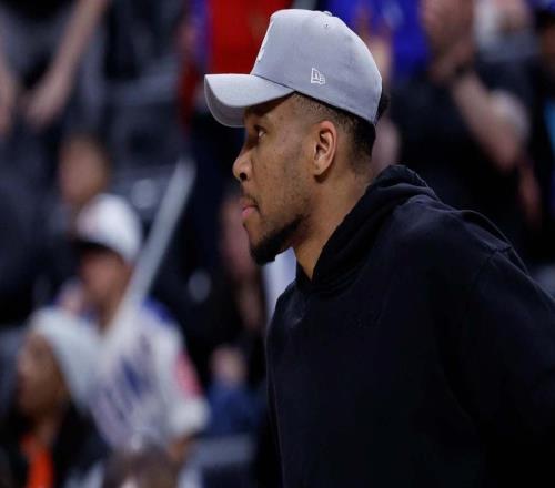 NBA传闻:雄鹿队内部人士称,10支球队或将认真追求字母哥