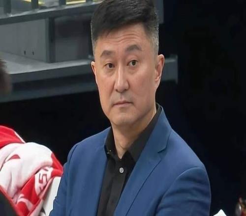 广东速递!杜锋最新活动安排曝光,胡明轩罕见发声,奎因离队返美