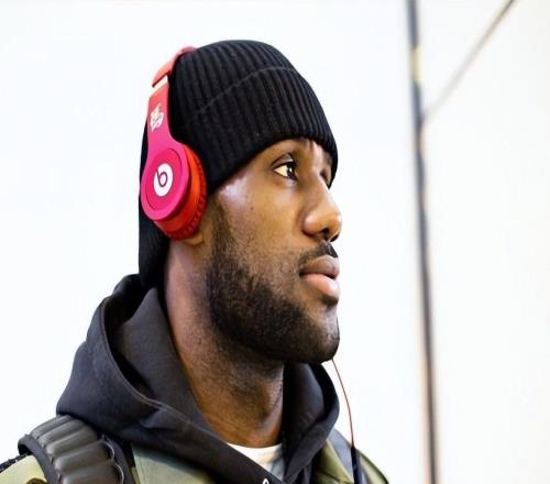 现役封神!詹姆斯14亿身家成NBA第一人,每一步投资都踩中风口