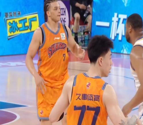 挖走洛夫顿广东队有望截胡上海男篮，卢伟被迫完成“3选2”！