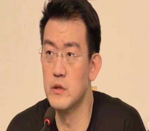 王博:比赛给我们提了醒,如何限制深圳快攻和三分是下场的课题