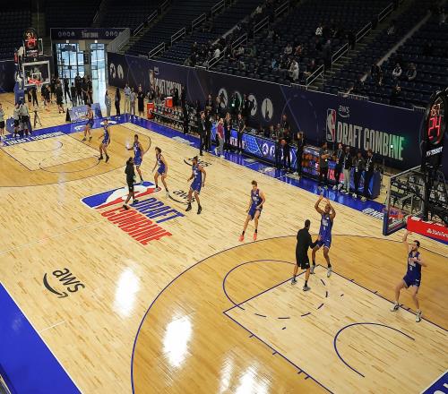 NBA选秀大会前10顺位或现交易，快船5号签成焦点