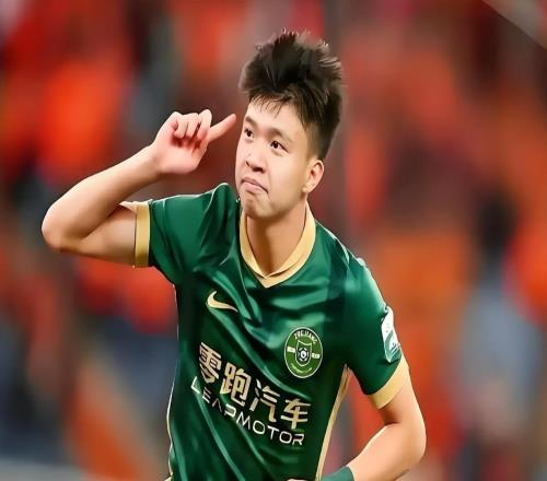 国足喜讯！锋线3大王牌同步爆发，联手砍下18球，明年亚洲杯有戏