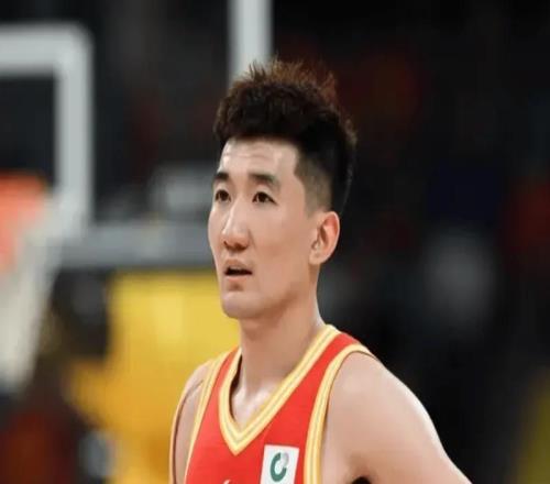 广厦3核心点太强悍！胡金秋孙铭徽锁关键球，布朗奠定得分基本盘
