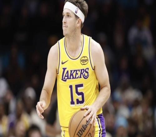 里夫斯：詹姆斯打得非常无私，他用行动为更衣室树立了榜样