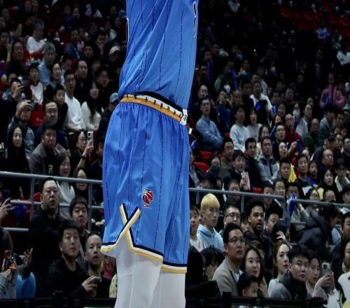 麦基首秀团队磨合一步一个脚印前进