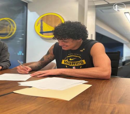 NBA唯一巴西人，增重20KG顶内线