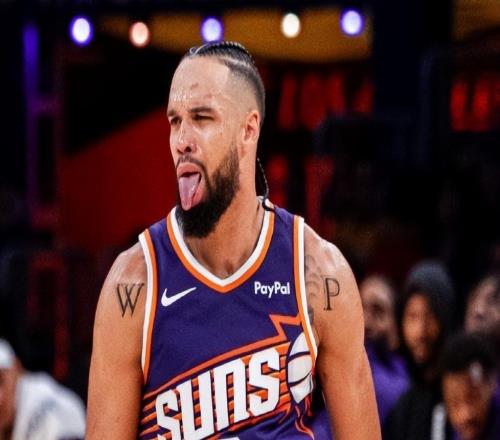 杰伦格林轰36分取四连胜！火箭全明星中锋成笑话，休媒狂喷乌度卡