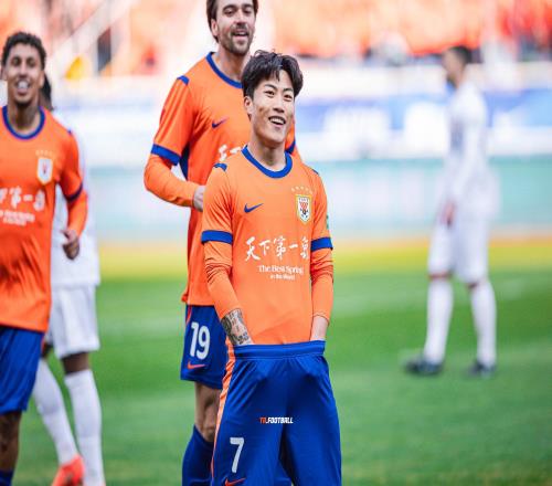 谢文能、克雷桑连场破门！山东泰山21北京国安，率先清零升至第4