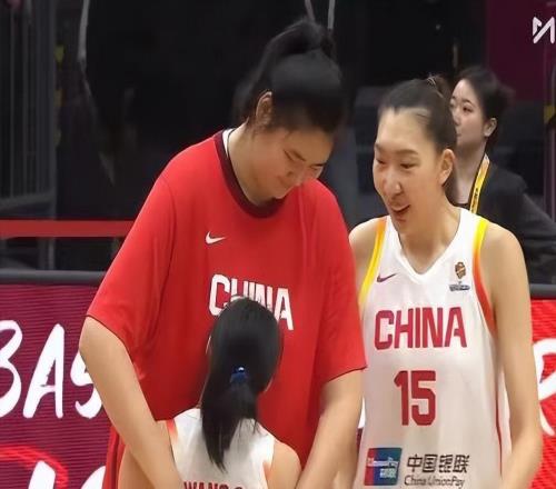 女篮赢对手10分不足以让宫鲁鸣开心！王思雨是大功臣，也是遮羞布