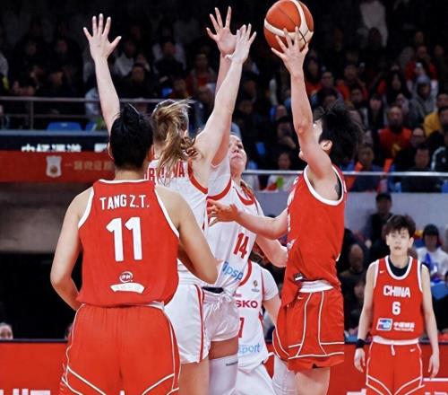 随着女篮8676南苏丹，世界杯晋级形势变了：宫鲁鸣迎关键抉择