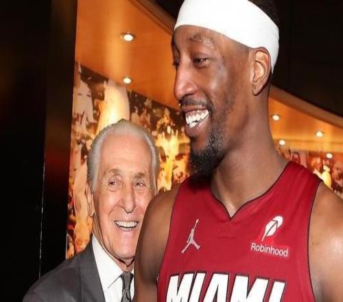 莱利：由衷为阿德巴约感到高兴这是最伟大的瞬间之一