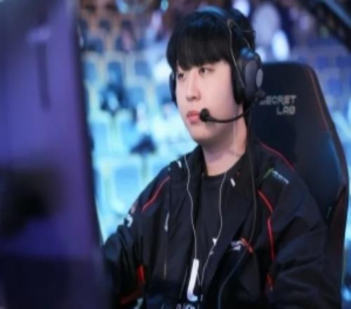 HLE：由于Kanavi近期身份转为体育要员，个人直播活动取消