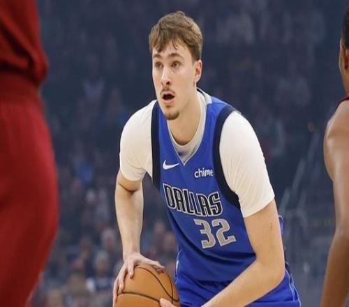 弗拉格27+10米切尔26+11独行侠客场击败骑士