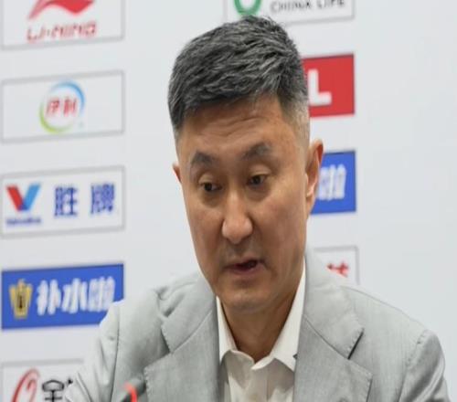 输辽宁发布会！杜锋甩锅焦泊乔，与萨林杰共提打铁，却未反思自我