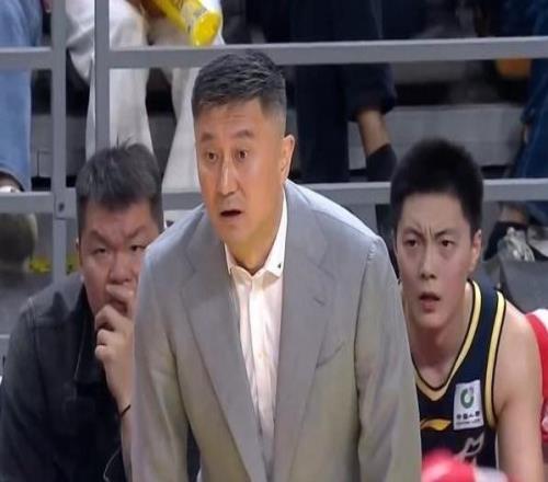 广东完败辽宁引热议！单场追平赛季最低分本土球员被吐槽不会打球