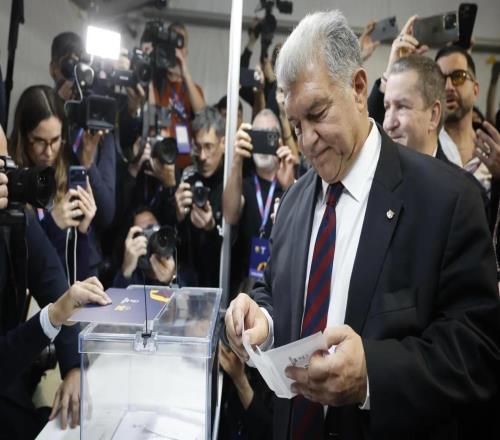 无能狂怒丰特团队成员:拉波尔塔利用球员造势真不像话