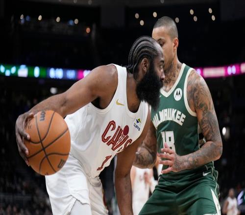 加盟后11胜4负，哈登点出取胜关键，莫布利要不要染个头发